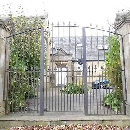 The Gladstone At Victoria Court Leeds (West Yorkshire)