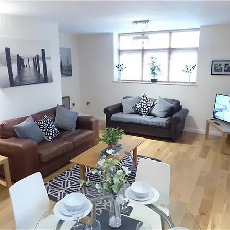 The Gladstone At Victoria Court Apartment